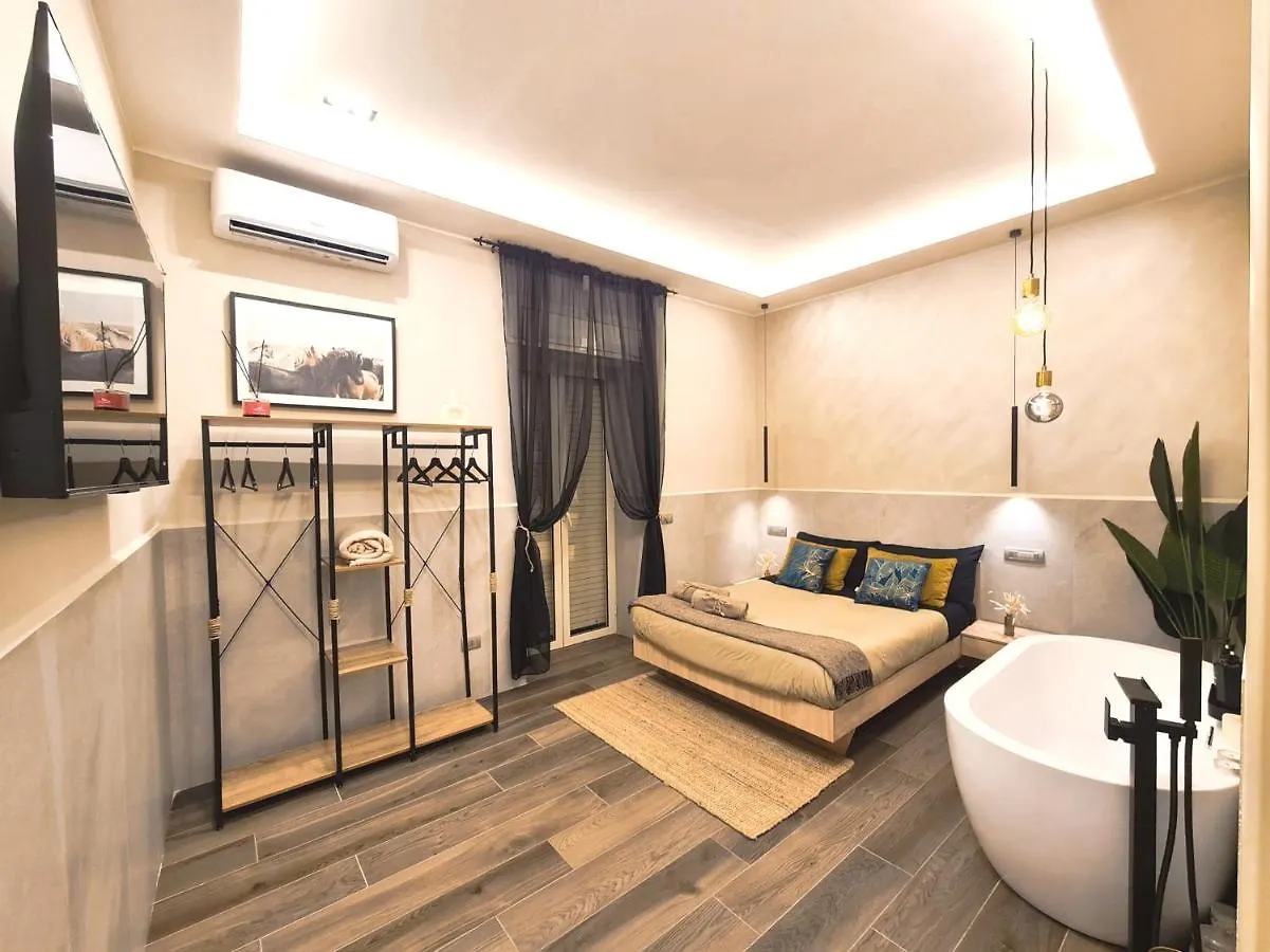 Falco Deluxe Home Nápoles Itália